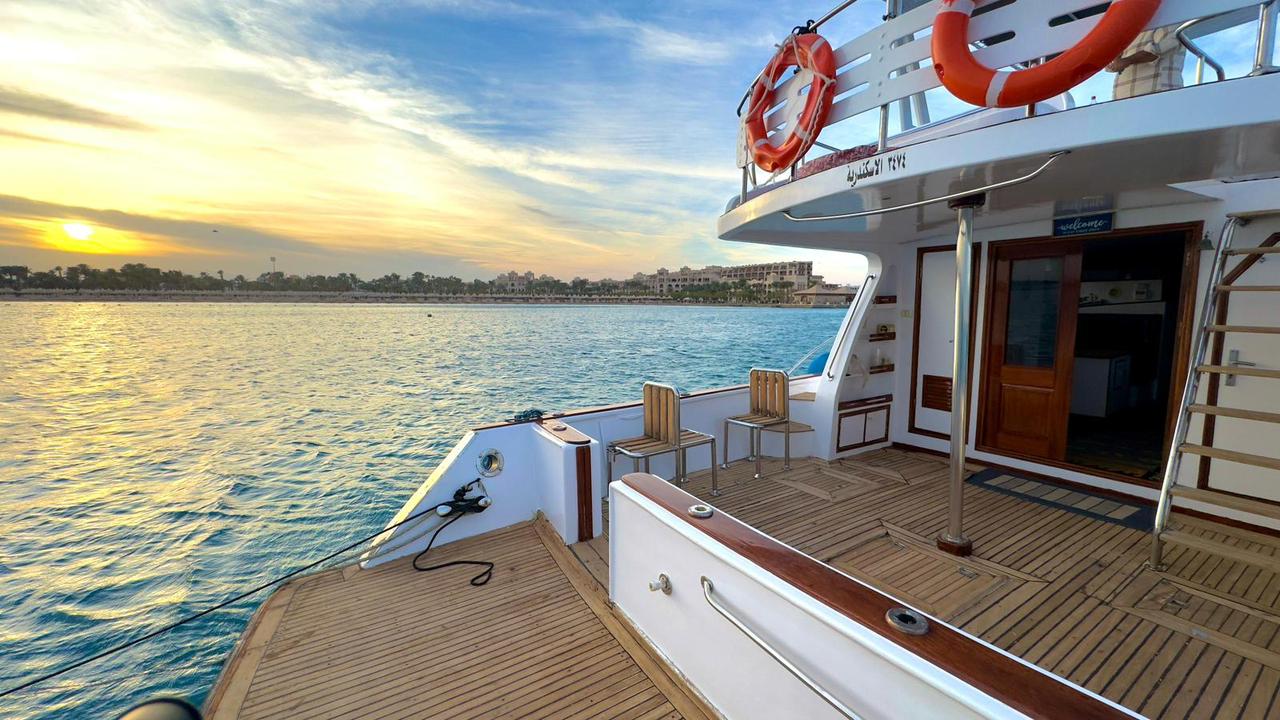 Yachts & Speedboats